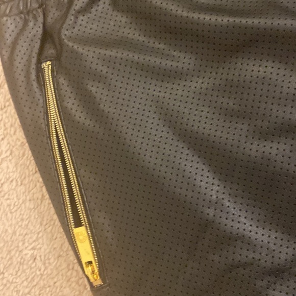 Akademiks Fashion Shorts - Picture 2 of 5